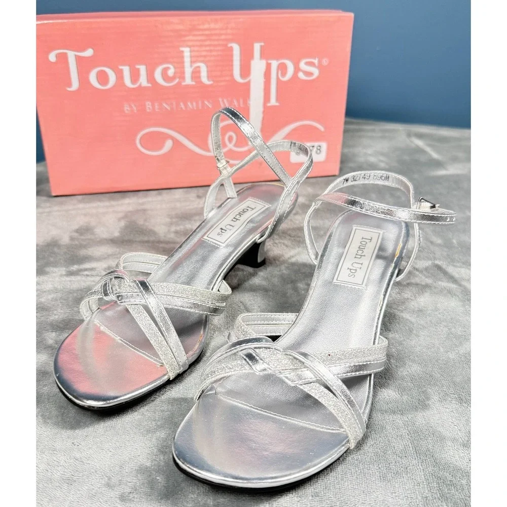 Touch Ups Melanie Womens 7 Silver Strappy Kitten Heel Sandals